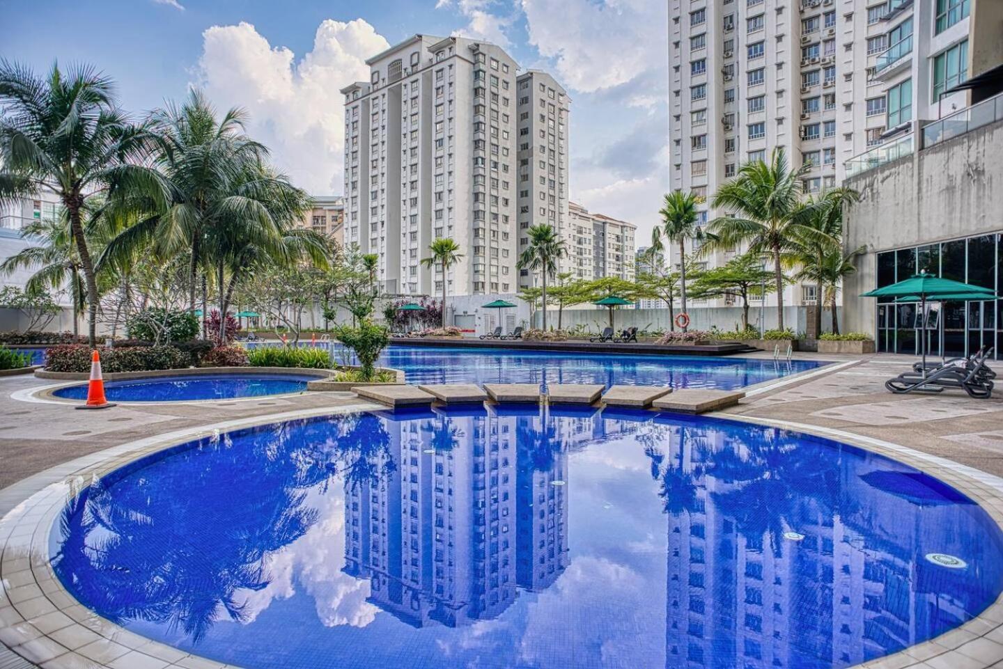 Apartment Tropics